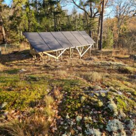 Solceller mark utomhus